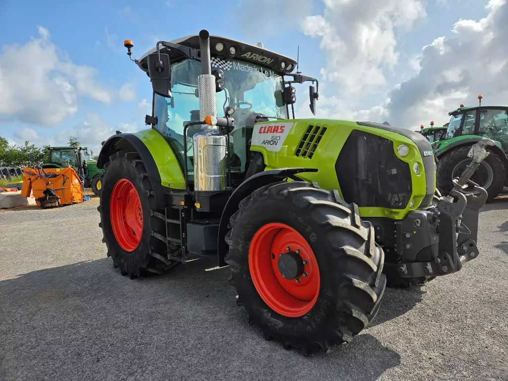 E-FARM: Claas Arion 610 CIS - Traktor - id MNFZG4Q - 76.000 € - Baujahr: 2019 - Abgelesene Motorstunden: 800,Motorleistung (PS): 140,Frankreich