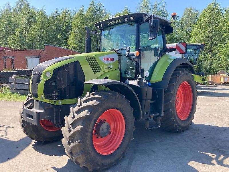 E-FARM: Claas Axion 830 - Traktor - id QINNKPW - 103.400 € - Baujahr: 2021 - Abgelesene Motorstunden: 1.807,Motorleistung (PS): 228,Lettland