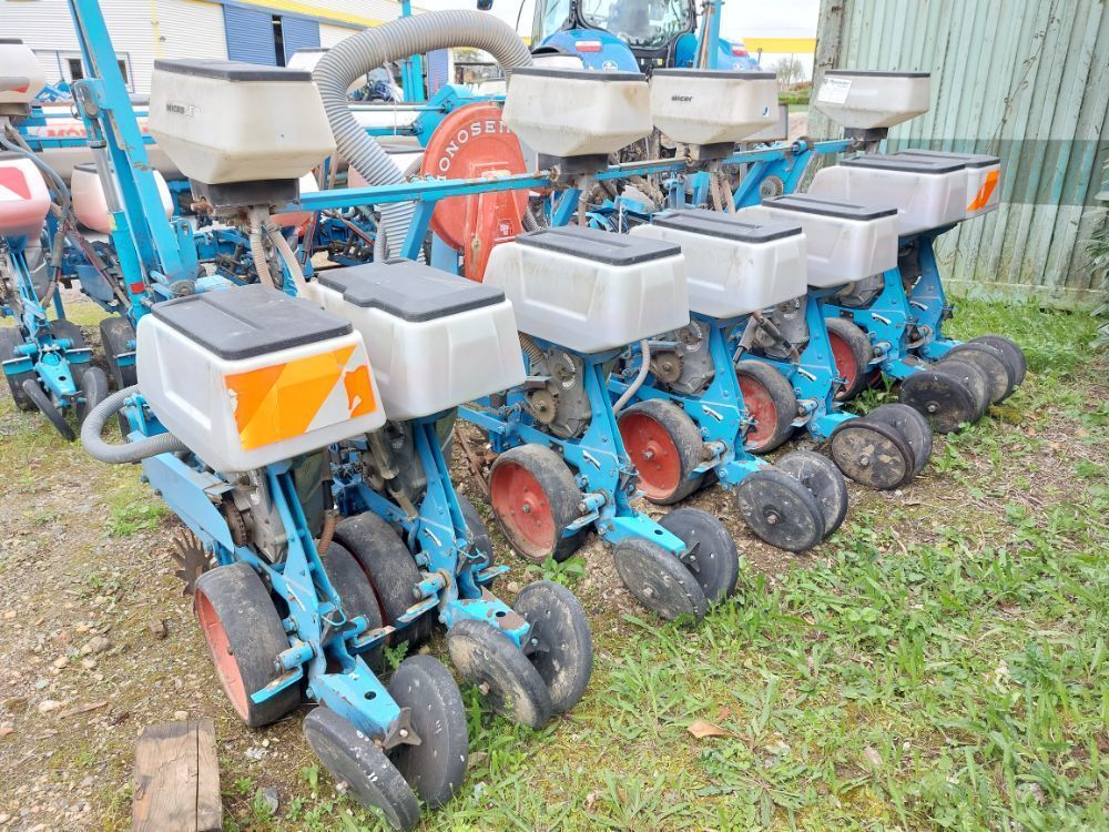 E-FARM: Monosem ng+ 7rgs - Semoir de précision - id P2MUALT - 7 500 € - Année: 1999 - France