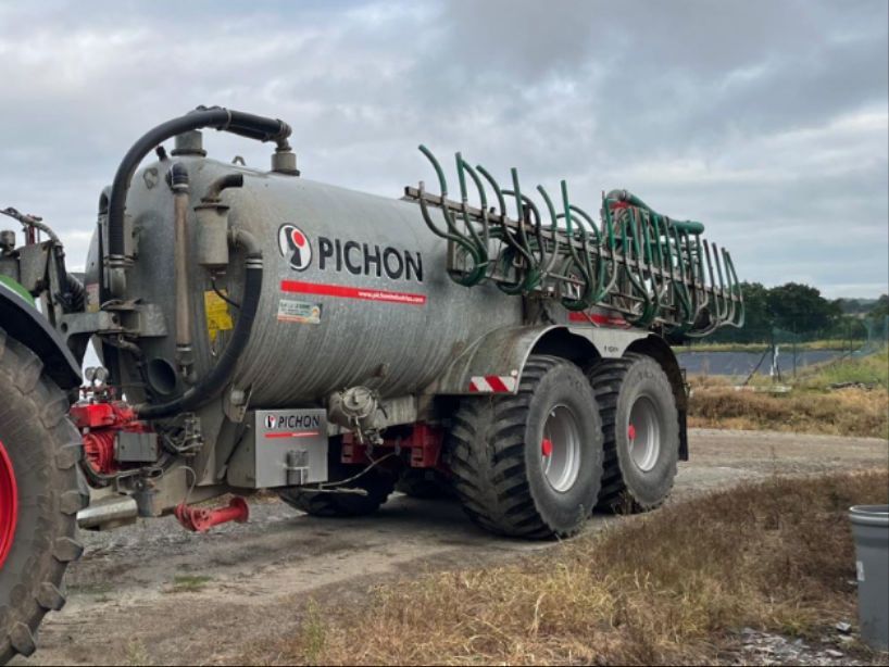 Pichon tci 20700 Self propelled liquid manure spreader €90,000