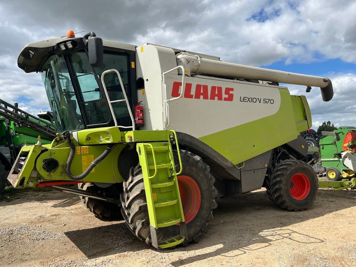 E-FARM: Claas Lexion 570 - Cosechadora - id ZZ4AMKF - 105.000 € - Año: 2004 - Horas: 2850,Francia