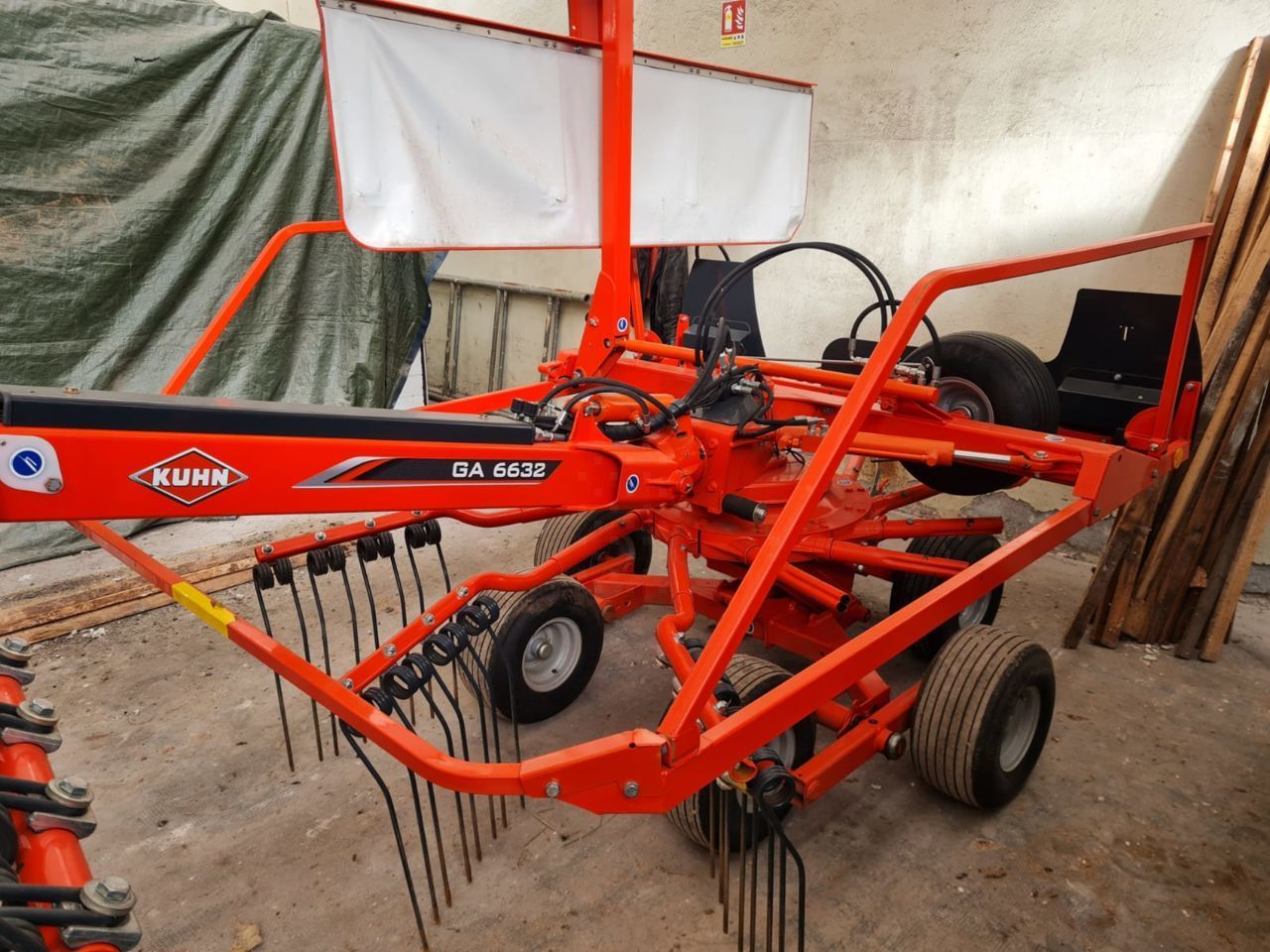 E-FARM: Kuhn GA 6632 - Voltafieno - id YLX3VXF - 16.500 € - Anno di costruzione: 2019 - Francia