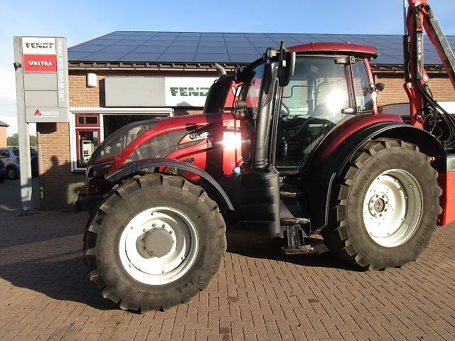Valtra T 174 Tractor €90,000
