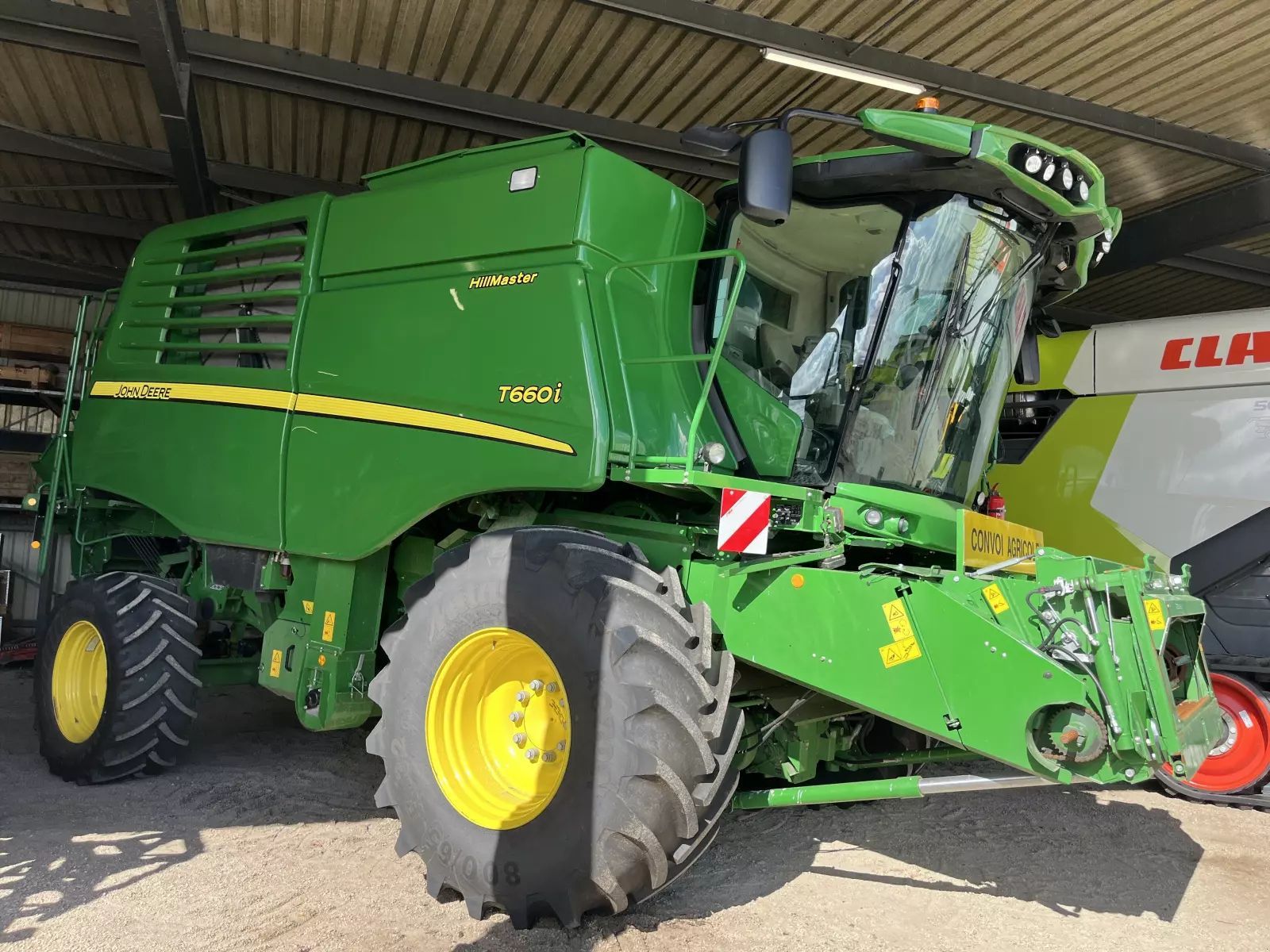 John Deere T 660 Moissonneuse-batteuse 240 000 €