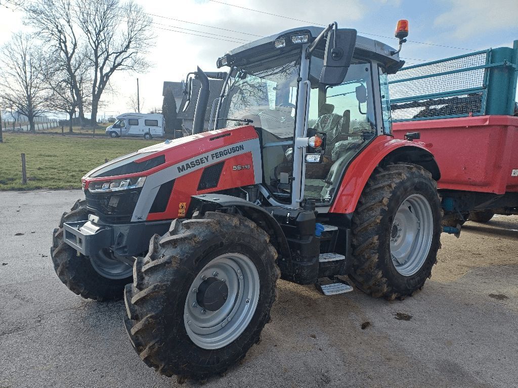 E-FARM: Massey Ferguson 5S.115 - Traktor - id 6VN5GUC - 80 000 € - Rok produkcji: 2024 - Motogodziny: 50,Moc silnika: 115,Francja