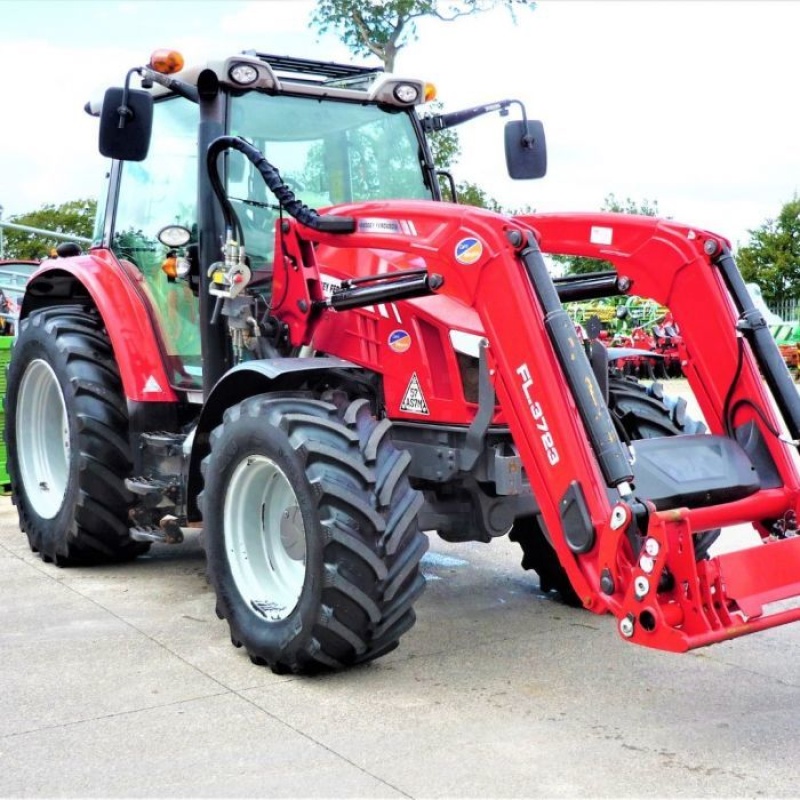 Massey Ferguson 5712 SL tractor 51 440 €