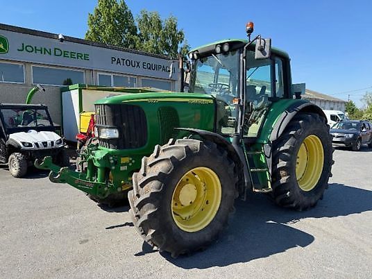 E-FARM: John Deere 6820 Premium - Traktorius - id V2NDD6M - 28 500 € - Gamybos metai: 2004 - Variklio darbo valandos: 8 710,Variklio galia (AG): 135,Prancūzija