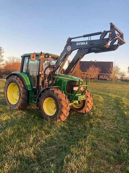 E-FARM: John Deere 6320 Premium - Tracteur - id 8CXPHML - 40 724 € - Année: 2005 - Lecture du nombre d'heure: 8 790,Puissance du moteur (chevaux): 101,Allemagne