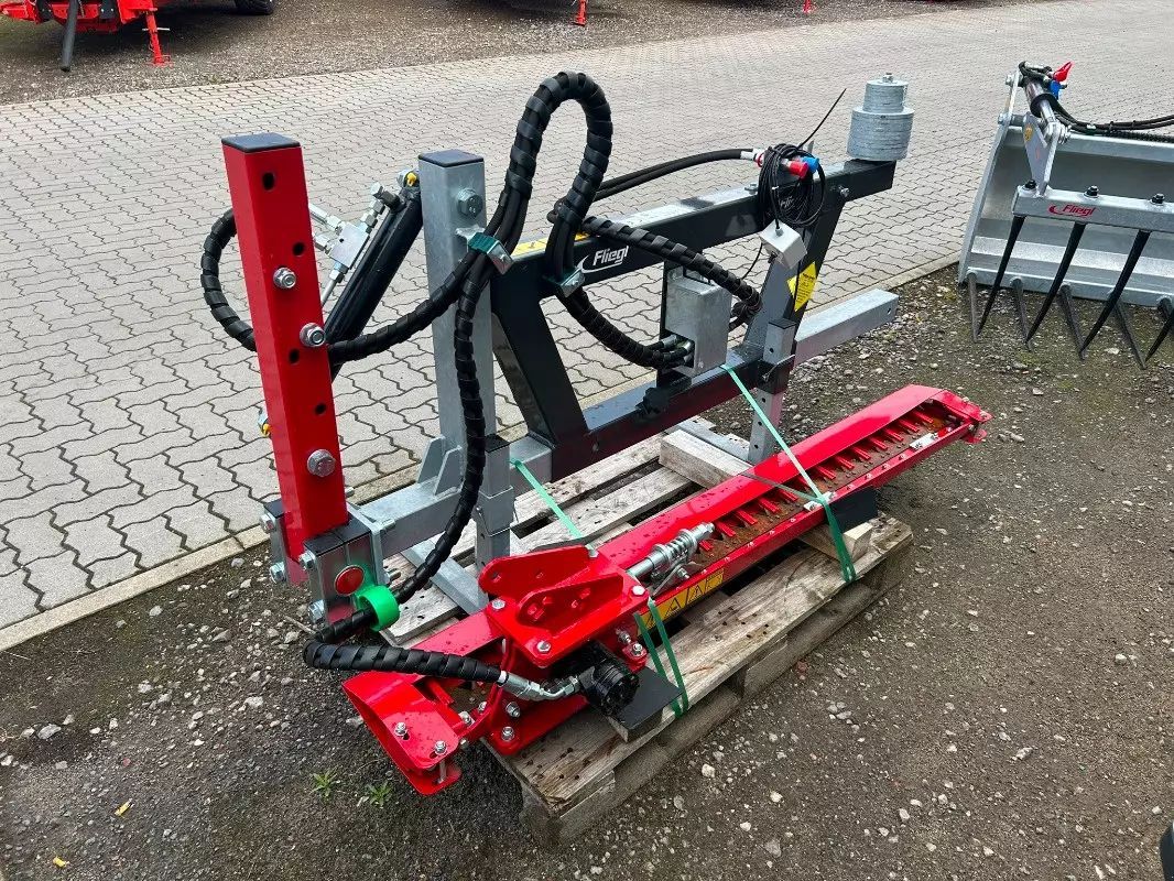 Fliegl hecken-u. seitenastschere euronorm Anbaugerät 3.250 €
