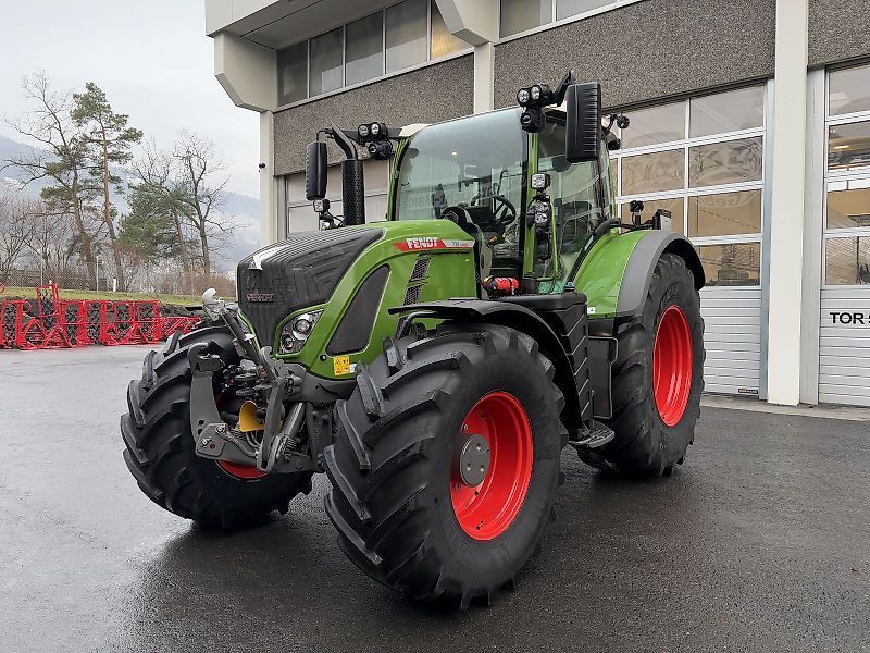 Fendt 724 Vario Profi+ Tractor €220,000