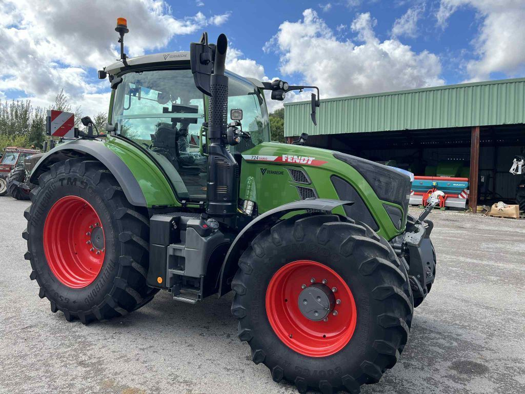 Fendt 724 Vario Power Plus Tractor €175,000