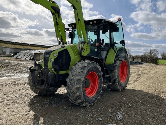 E-FARM: Claas Arion 530 - Trattore - id ZQSSM4D - Anno di costruzione: 2014 - Ore: 5.500,Potenza del motore: 145,Francia