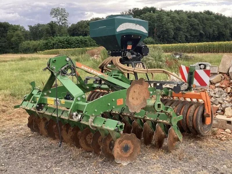 E-FARM: Amazone dechaumeur catros 3003 - Cultivator - id TT4CCFY - €13,500 - Year of construction: 2019 - France