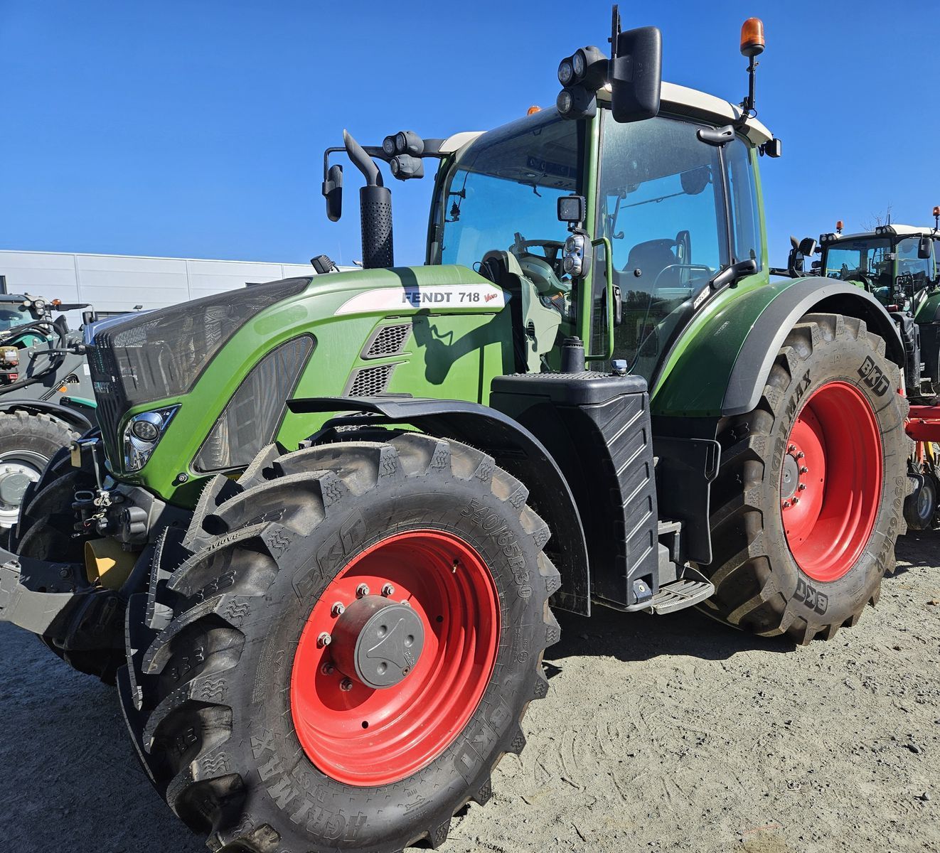 Fendt 718 Vario Tractor €99,000