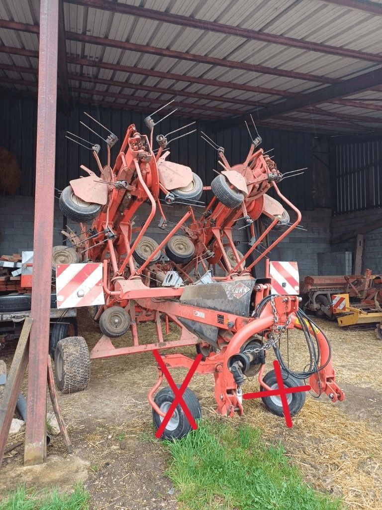 E-FARM: Kuhn GF 10802 T - Tedder - id U1DD77N - €12,000 - Year of construction: 2014 - France