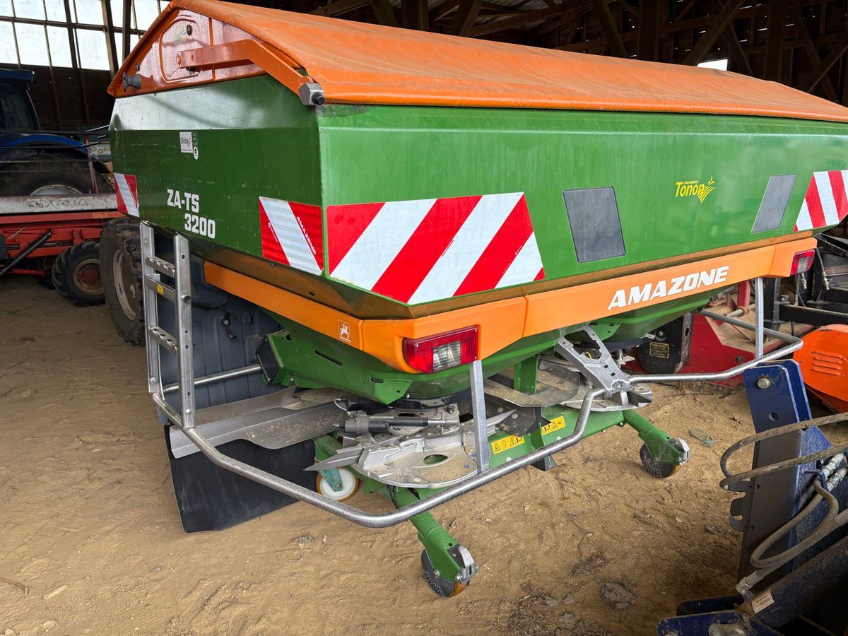 E-FARM: Amazone za ts 3200 hydro - Düngerstreuer - id 5ZUSQSN - 15.800 € - Baujahr: 2020 - Frankreich