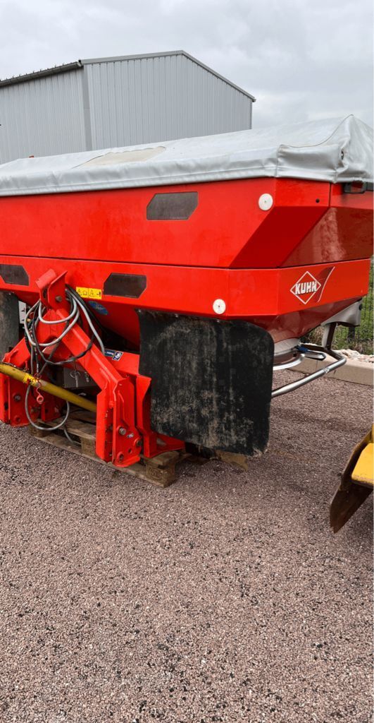 E-FARM: Kuhn axis 40.1w - Düngerstreuer - id EURVAVT - 8.500 € - Baujahr: 2009 - Frankreich