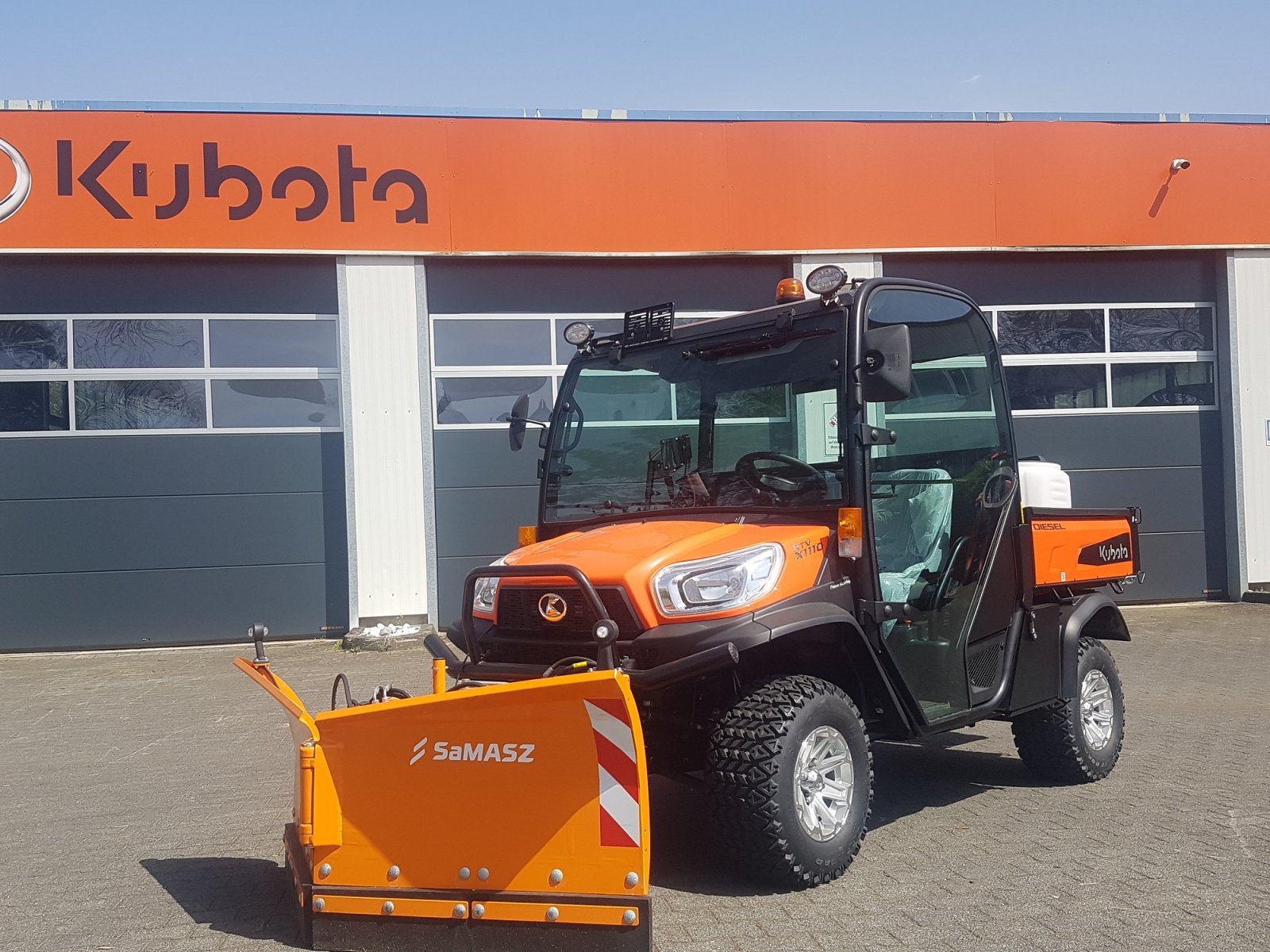 Kubota rtvx-1110 winterdienstpaket tractor €34,800