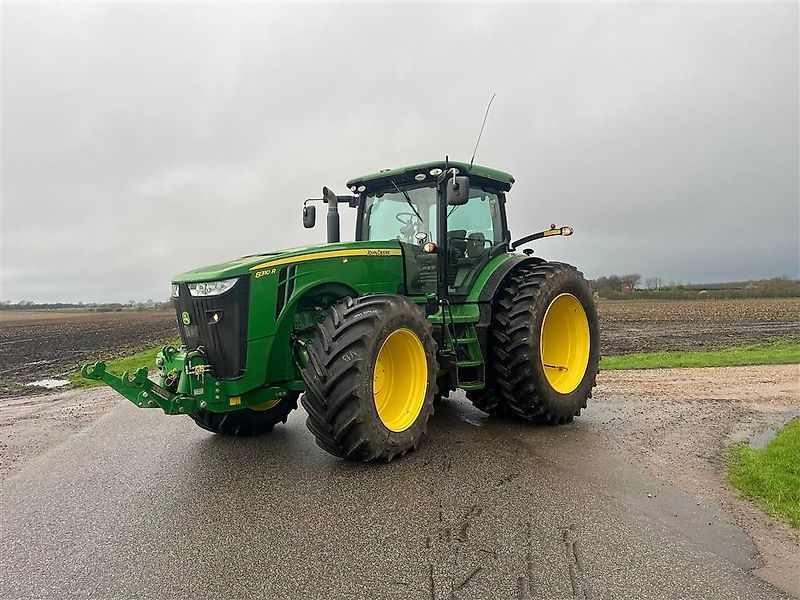 John Deere 8310 R Tractor 120.413 €