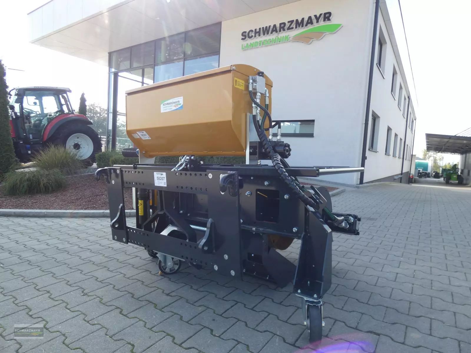 E-FARM: MAMMUT fm fortuna links euro - Silage cutter and feeder - id 69FRY93 - €5,829 - Year of construction: 2022 - Austria