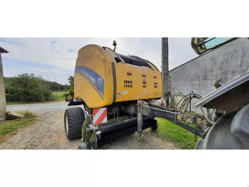 E-FARM: New Holland roll-belt180 - Presă de balotat - id QUGDWNI - 25.000 EUR - Anul: 2018 - Franța