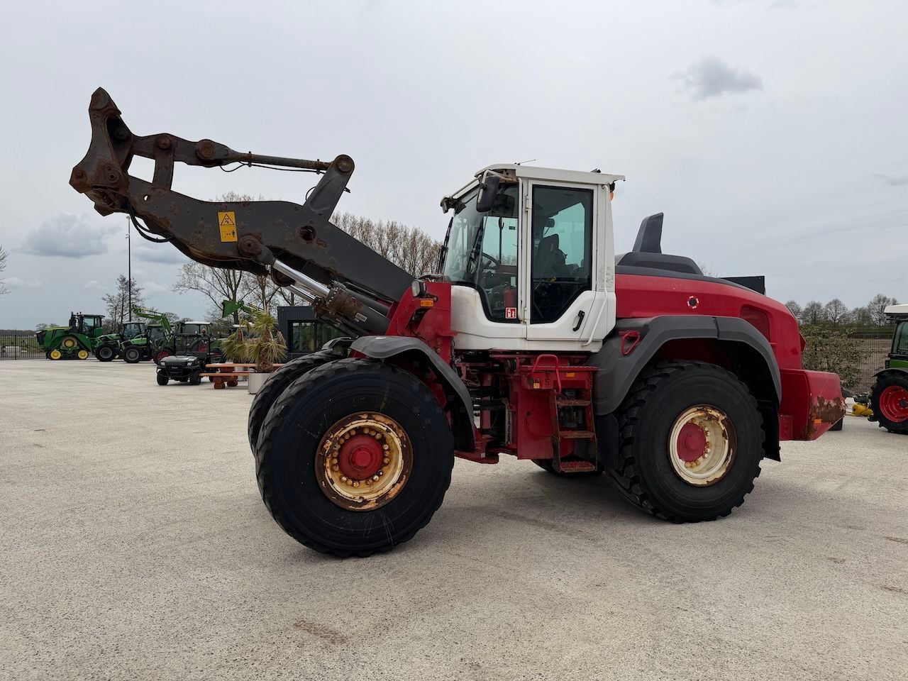 VOLVO l120h Gummiged 59.500 €