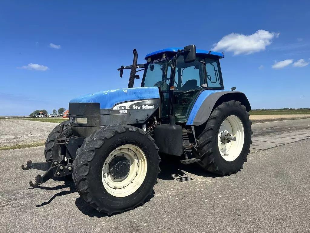 New Holland TM 175 Tracteur