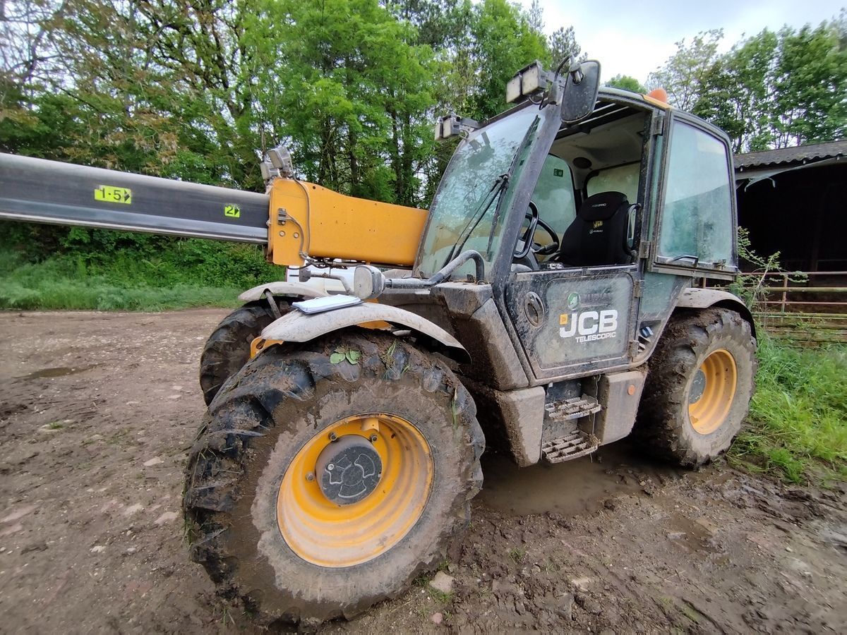 E-FARM: JCB 536-70 AGRI Pro - Teleszkópos rakodó - id PASTJCM - 40 000 EUR - Gyártási év: 2017 - Üzemóra (motor): 6700,Franciaország