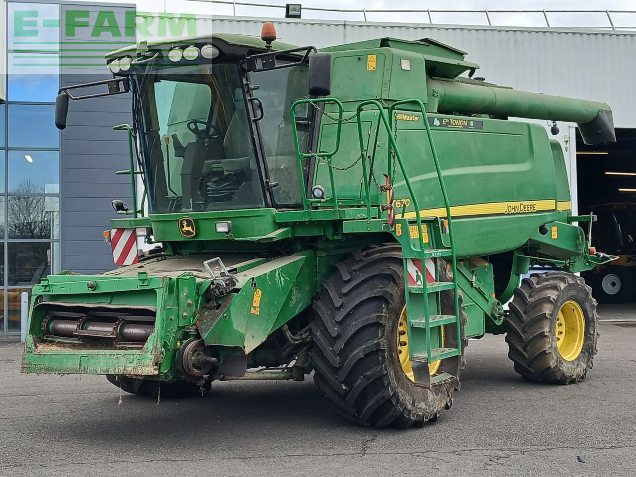 John Deere T 670 Mietitrebbia 125.000 €