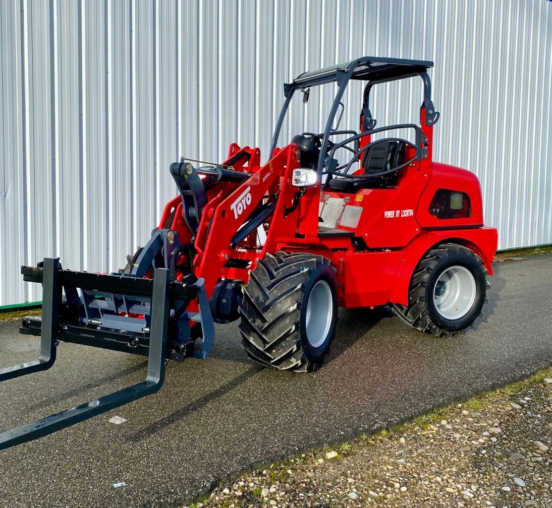 E-FARM: Toyo valet de ferme toyo 850a avec godet général + lève-palette inclus – quantité limitée - Mini-chargeuse - id PWJYPS4 - 32 900 € - Année: 2024 - France