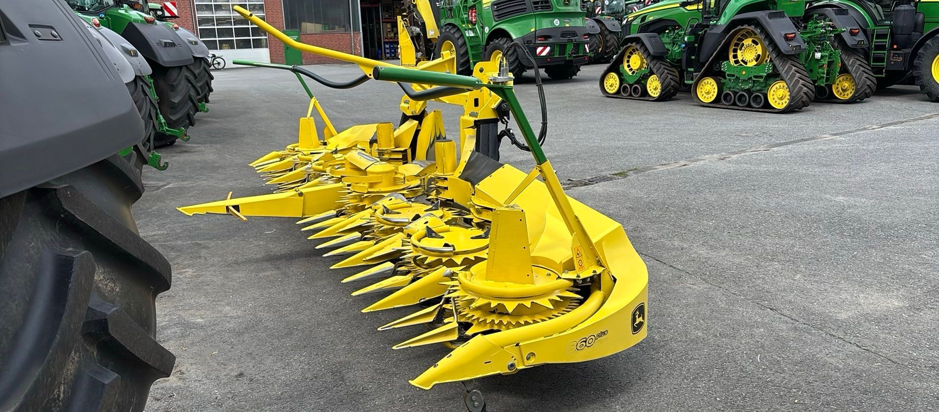 John Deere 360 Plus Header €52,000