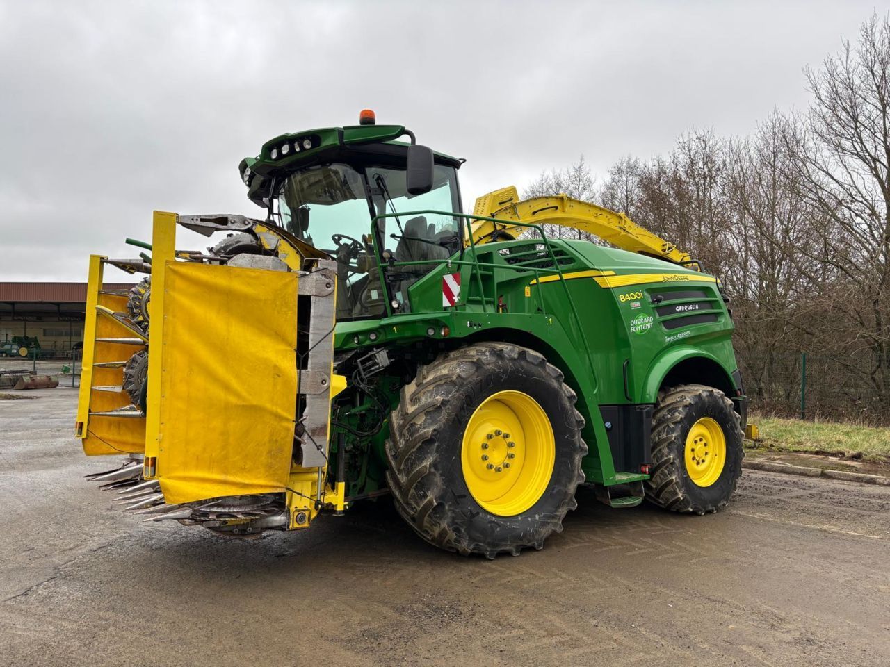 John Deere 8400 Self propelled forage harvester €95,000