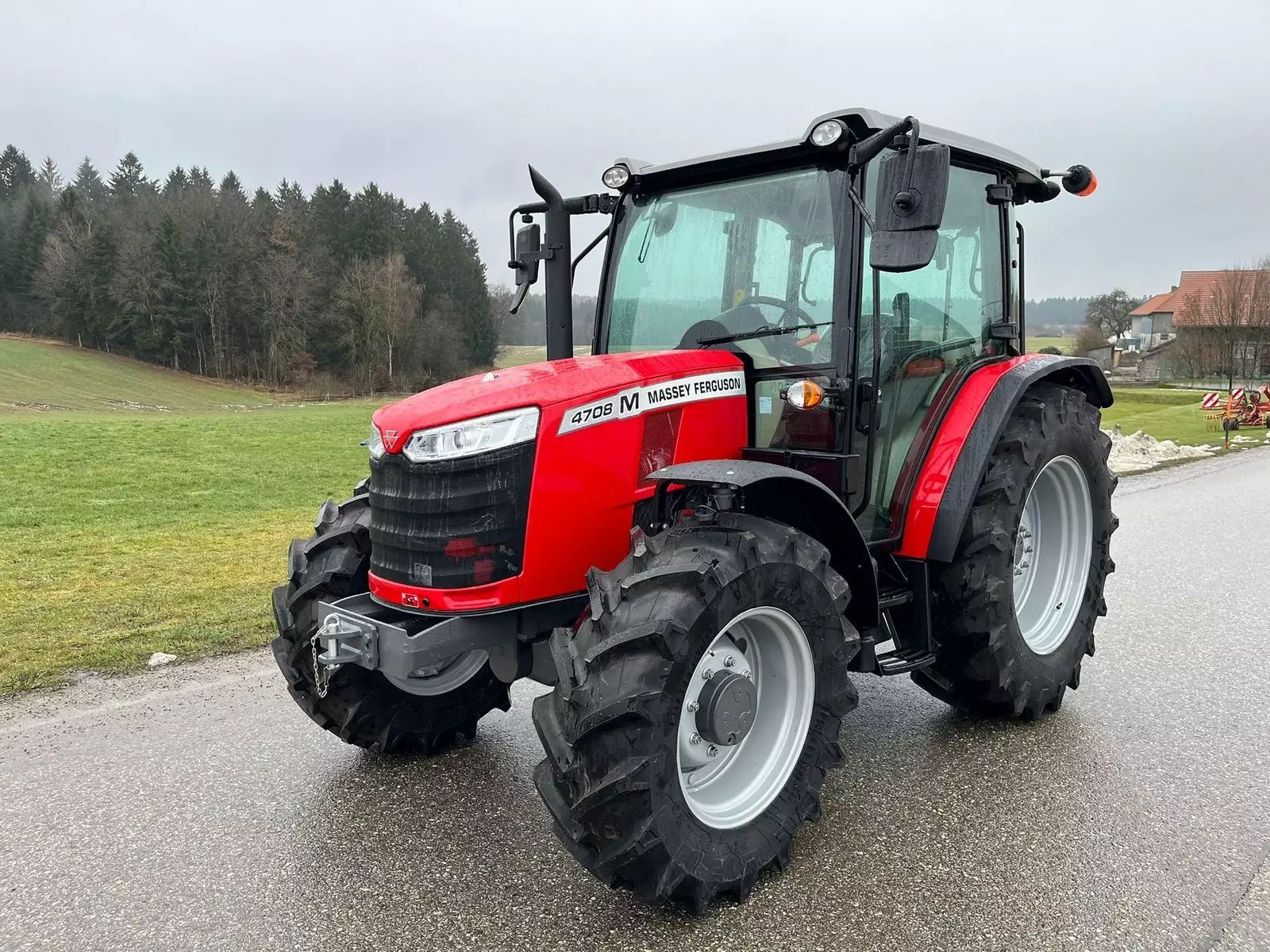 Massey Ferguson MF 4708 M Tracteur 40 250 €