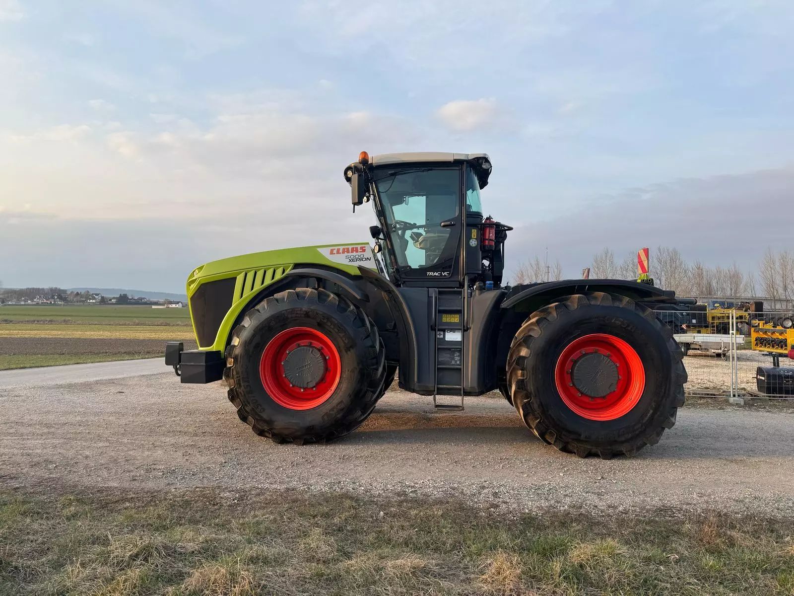 Claas Xerion 5000 Trac VC Tractor 175.000 €