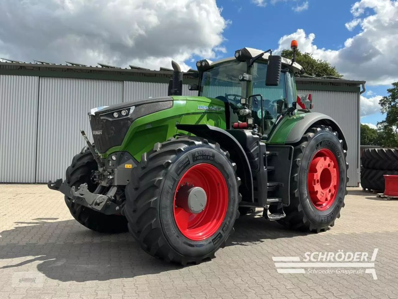 Fendt 1050 Vario Profi Plus Traktor 199 885 EUR