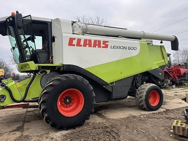 Claas Lexion 600 Combine harvester €68,000