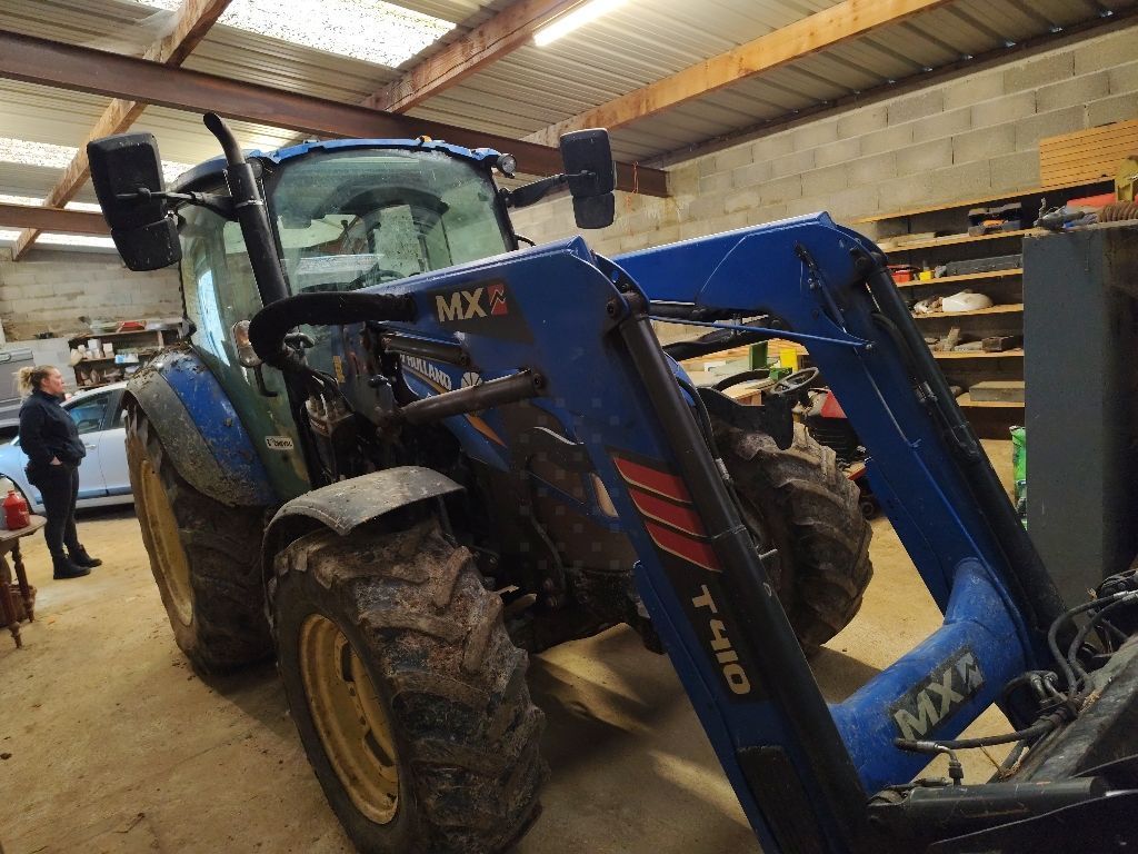 New Holland T5.105 Tractor €42,000