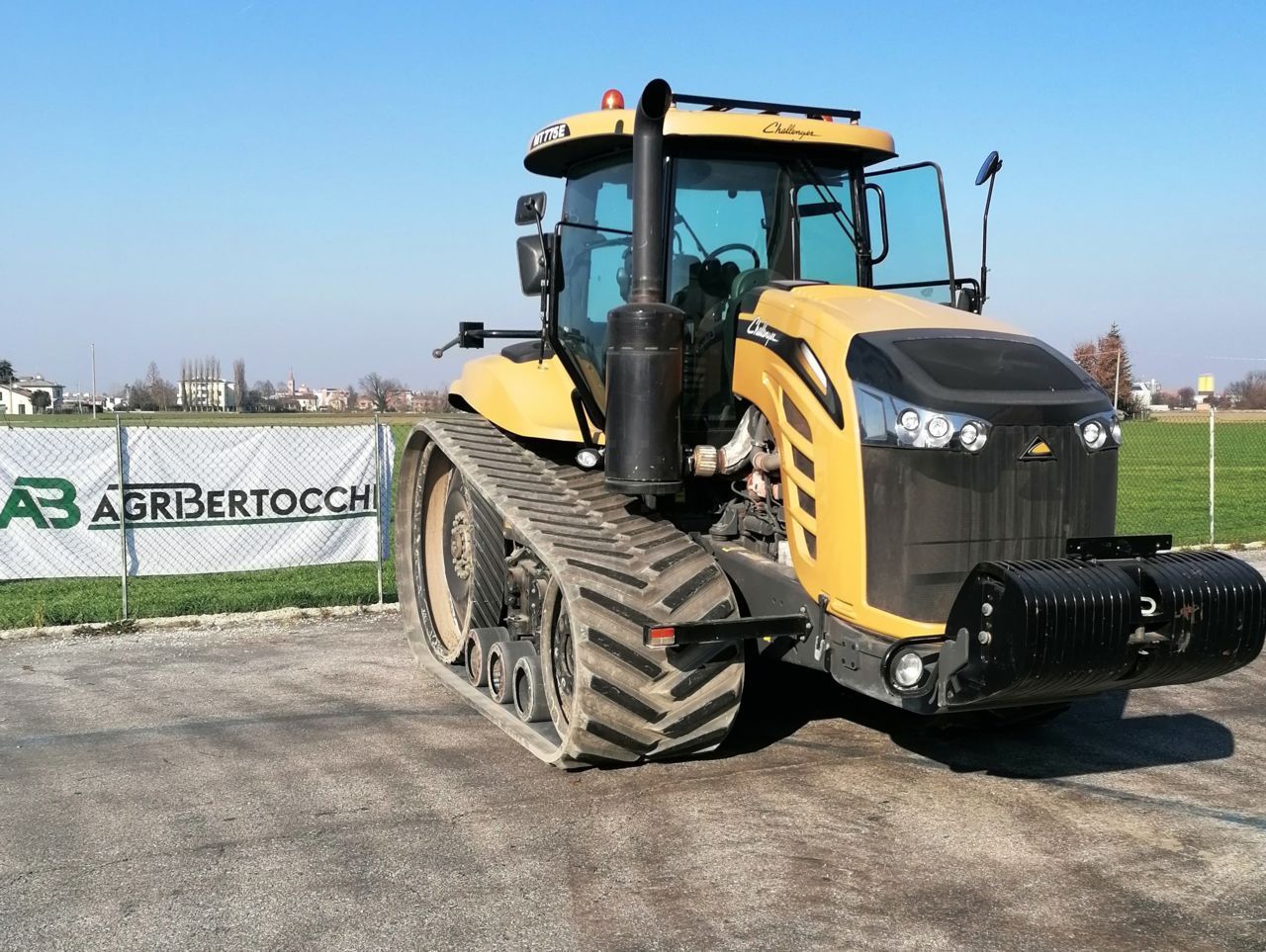 E-FARM: Challenger mt775e - Τρακτέρ - id YFY1X8M - 155.000 € - Χρονία: 2016 - Μετρητής ωρών: 6.400,Ισχύς κινητήρα: 405,Ιταλία