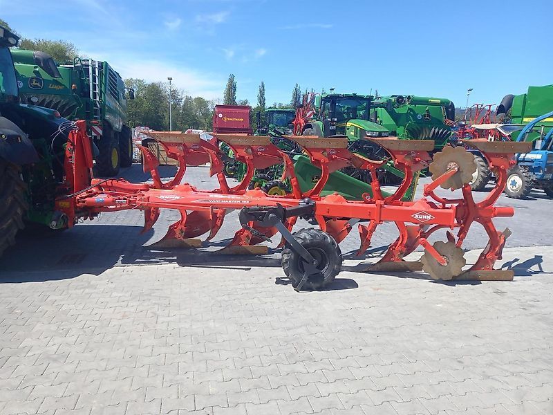 E-FARM: Kuhn Vari-Master 153 4E - Charrue - id ZATJLWC - 29 300 € - Année: 2023 - Allemagne