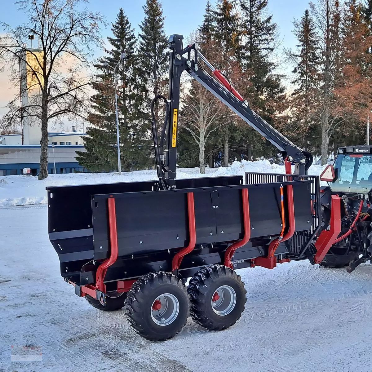 E-FARM: FARMI 14to.cr57 kran-black bruin-prehydraulik-astwanne - Forestry trailer - id 6YPCAMI - €47,417 - Austria