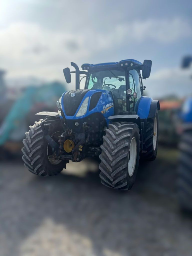 New Holland T7.210 Traktor 68 311 €