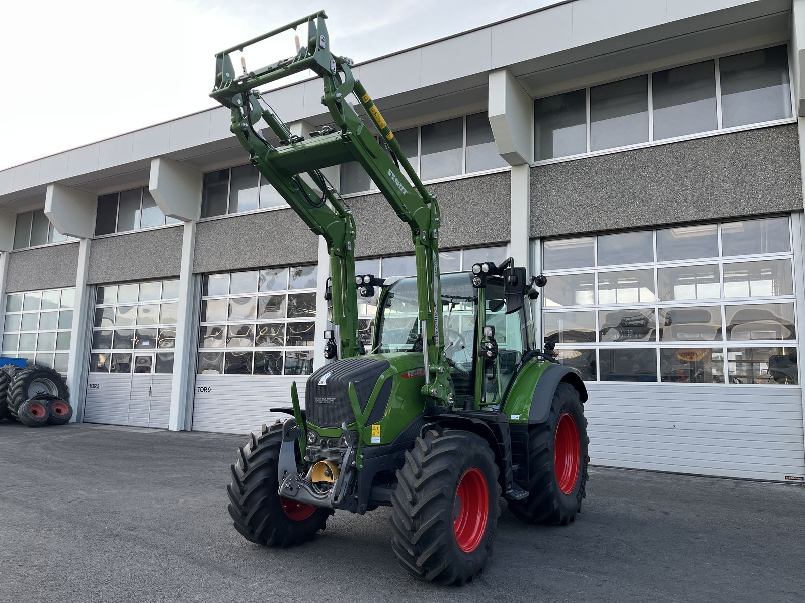 E-FARM: Fendt 313 Vario Power - Tractor - id 65PPLVP - Year of construction: 2024 - Engine hours: 9,Engine power (HP): 122,Austria