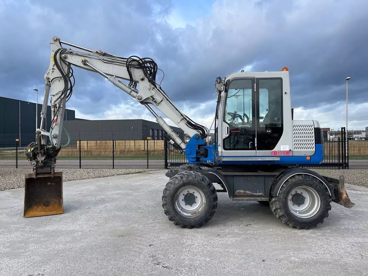 Takeuchi tb175w Excavator 39.500 EUR