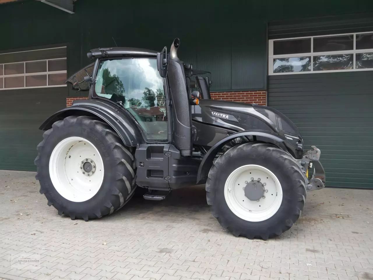 Valtra T 214 Tractor €58,500