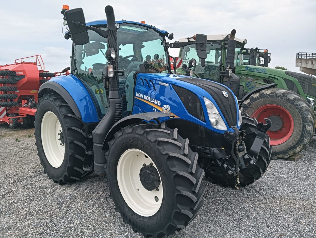 E-FARM: New Holland T5.120 - Traktor - id SP2IFUD - 66.000 € - Baujahr: 2022 - Abgelesene Motorstunden: 1.159,Motorleistung (PS): 115,Italien