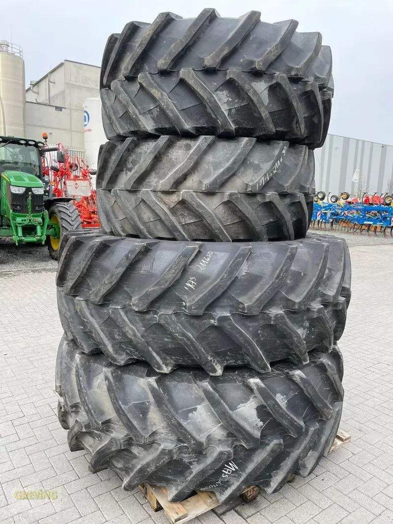 E-FARM: TRELLEBORG 650/65r42 // 600/65r28 - Pneumatico e cingolo - id FCIIRFE - 8.950 € - Anno di costruzione: 2022 - Germania