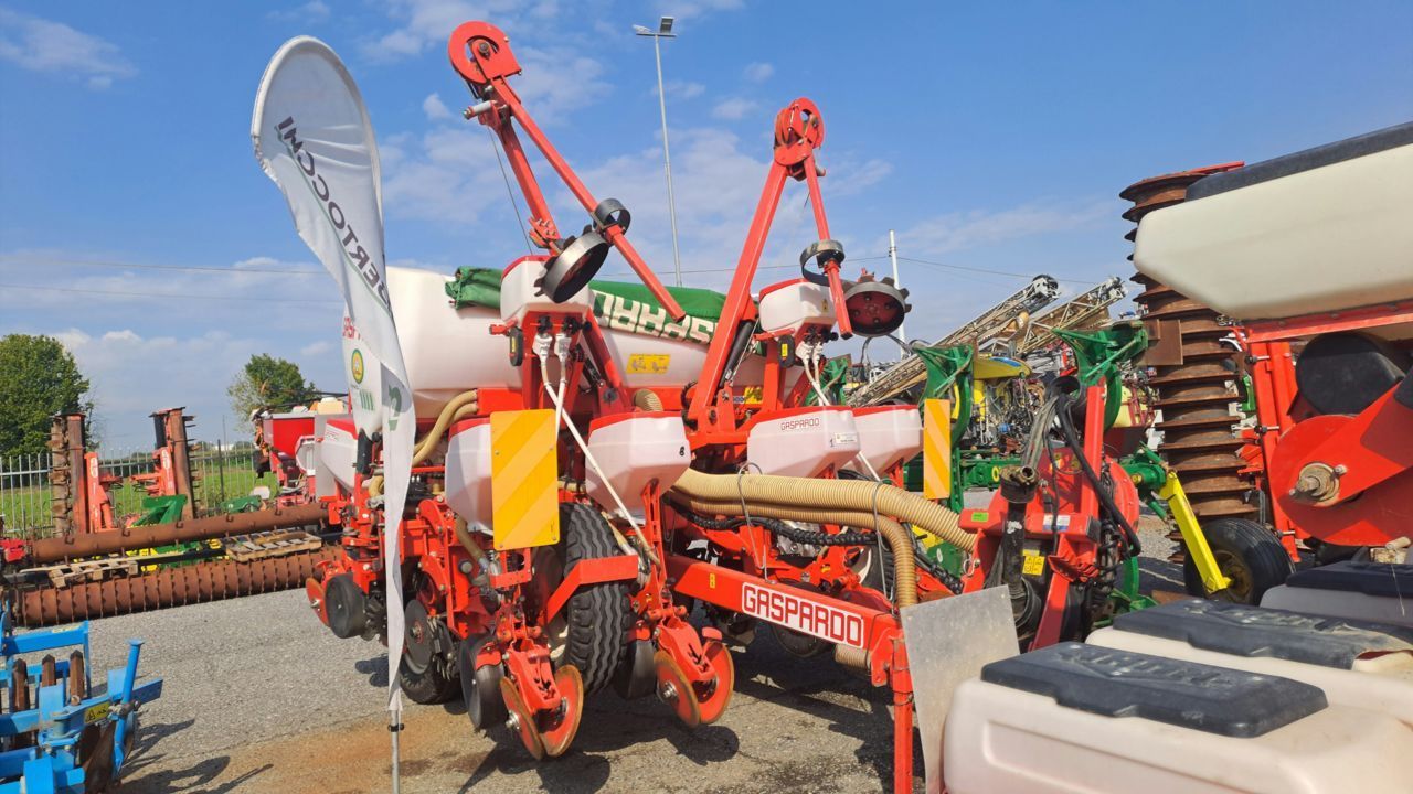 E-FARM: Gaspardo renata 8 rows - Precision drill - id B5JPE9E - €19,000 - Year of construction: 2014 - Italy