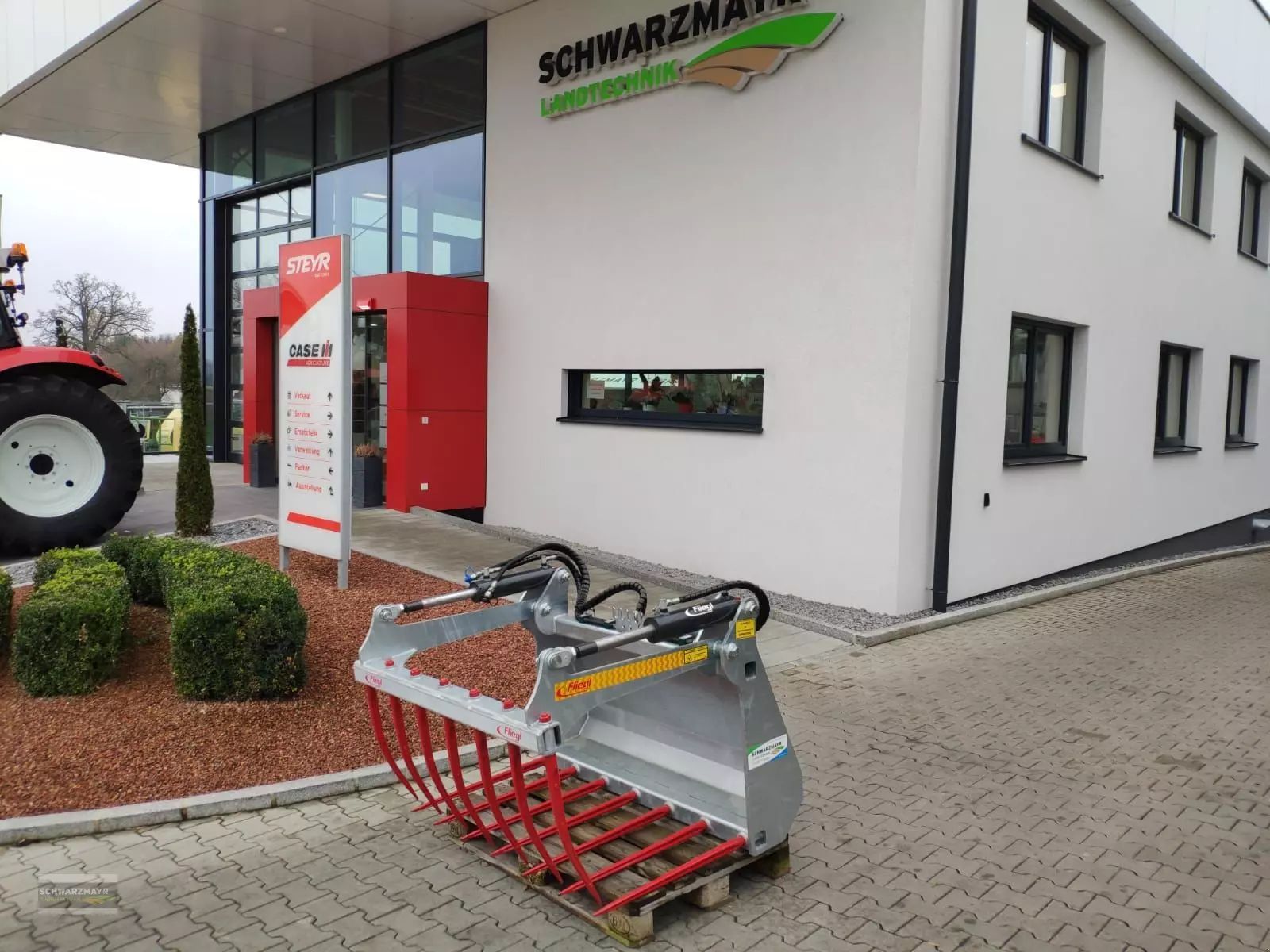 E-FARM: Fliegl dung-silagegabel 1,25m - Anbaugerät - id EJP7VBM - 2.374 € - Österreich