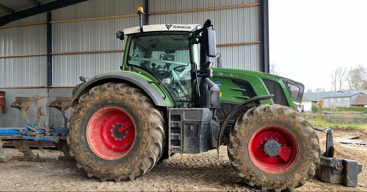 E-FARM: Fendt 824 Vario ProfiPlus - Tracteur - id EQ5NDGR - 135 000 € - Année: 2019 - Lecture du nombre d'heure: 4 000,Puissance du moteur (chevaux): 240,France