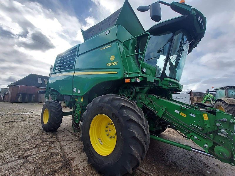 E-FARM: John Deere T 670 i HM - Mähdrescher - id 271LFSS - 170.839 € - Baujahr: 2019 - Vereinigtes Königreich